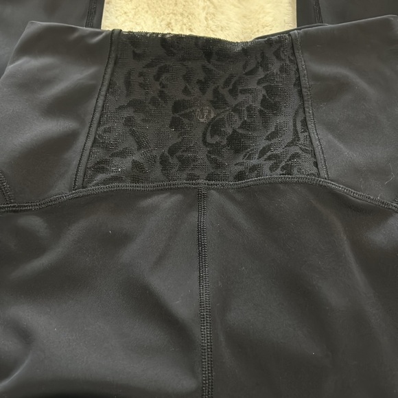 Lululemon Black Mesh Side Legging - Picture 5 of 12